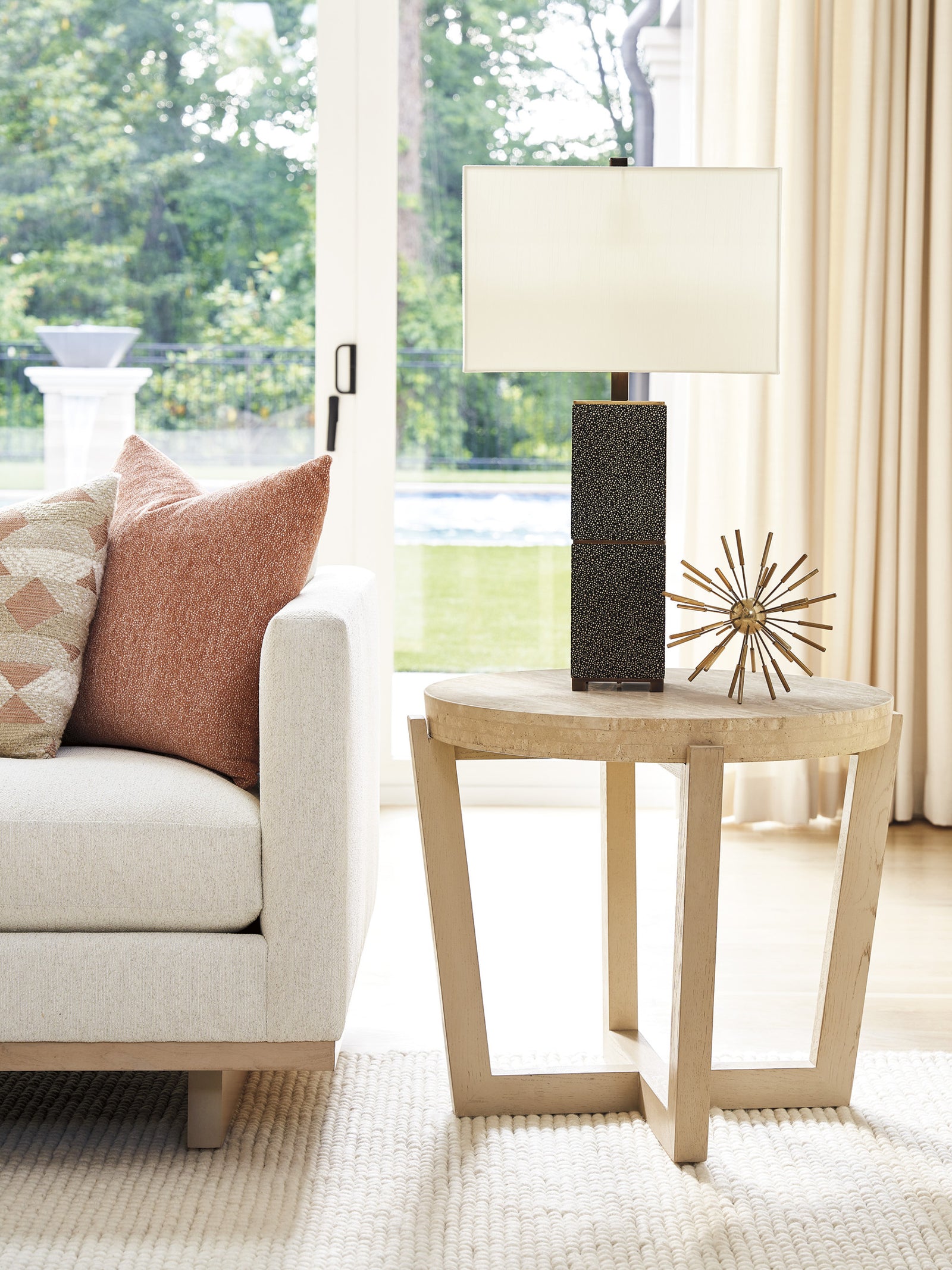 Shasta Round Lamp Table