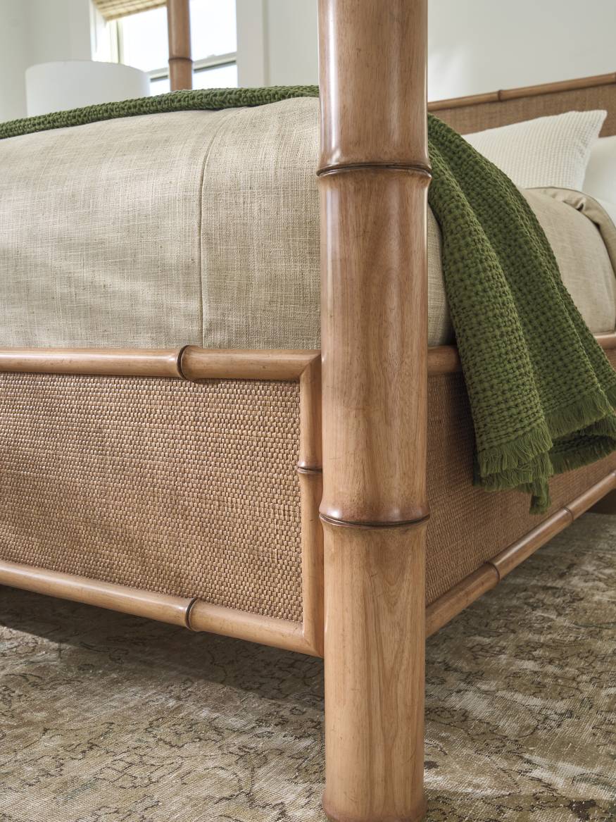 Islandia Canopy Bed