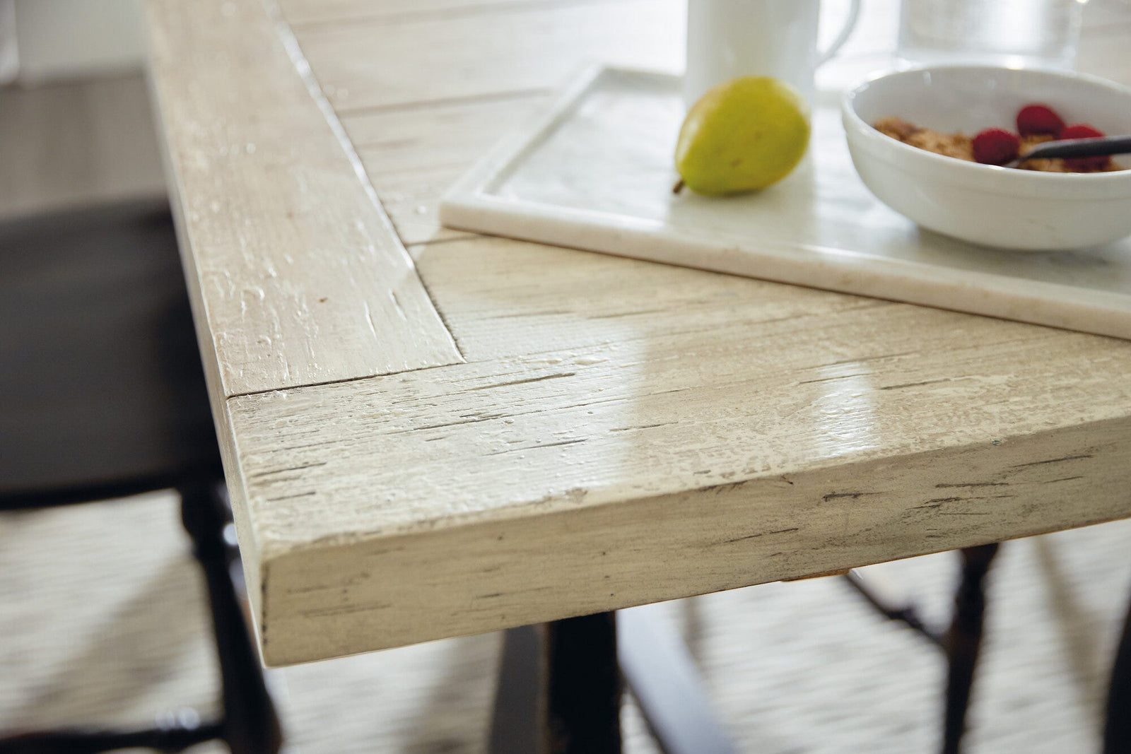 Ciao Bella Friendship Table- Flaky White/Black