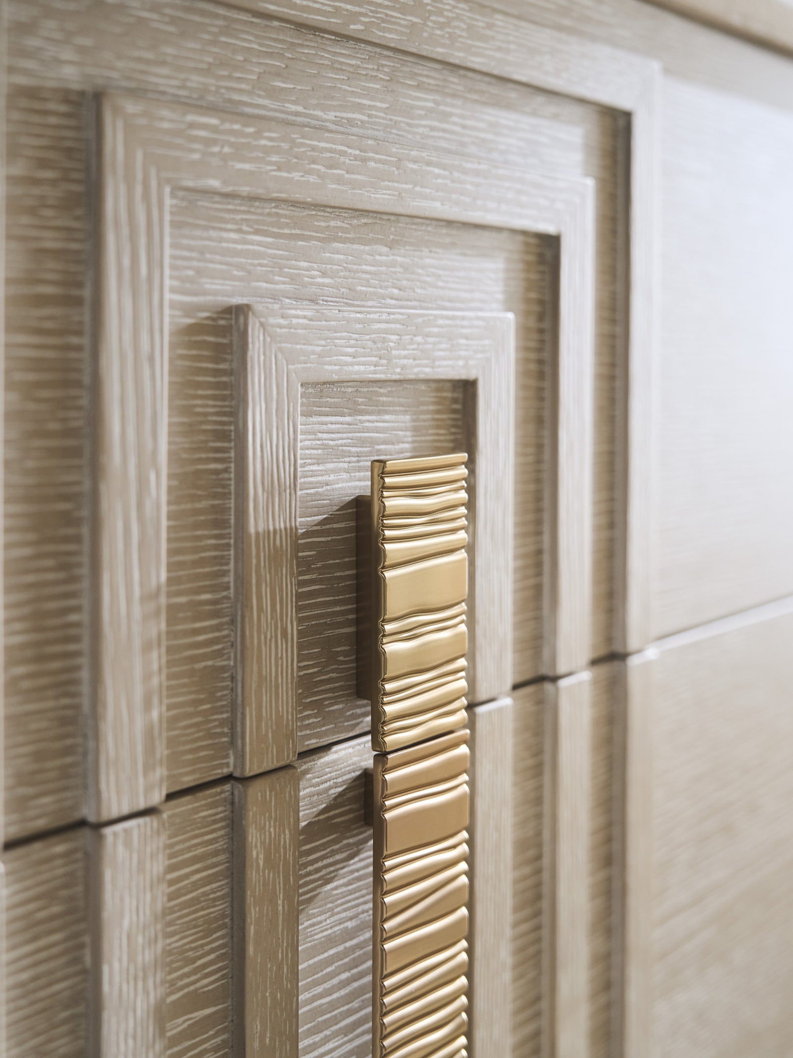 Ladera Chest