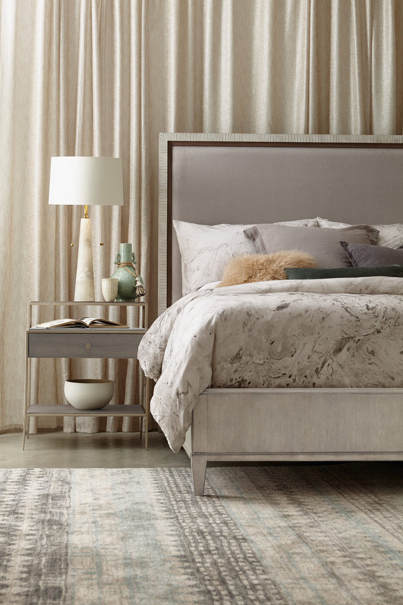 Elixir 5/0 Upholstered Footboard