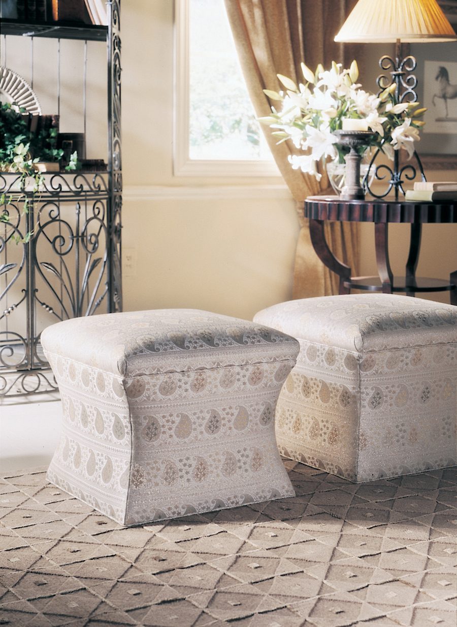Bench / Ottoman