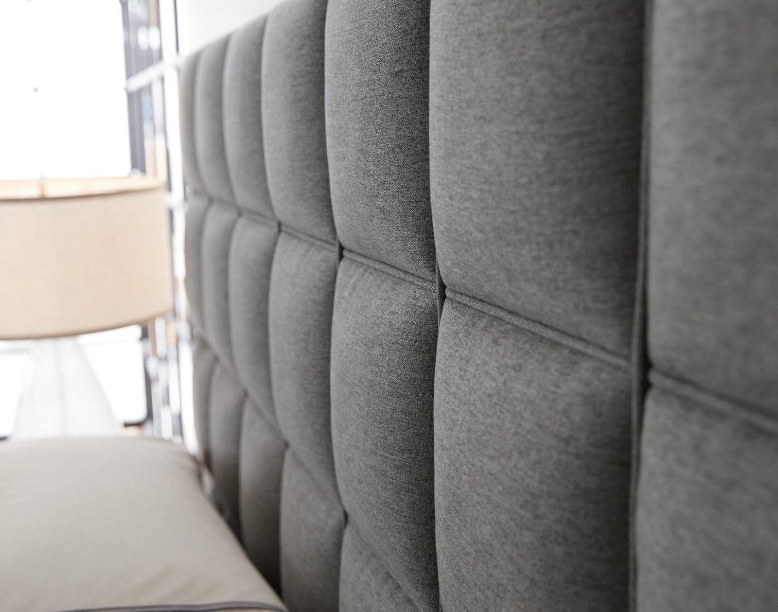 Miramar Aventura Moreno 6/0-6/6 Box Tufted Footboard