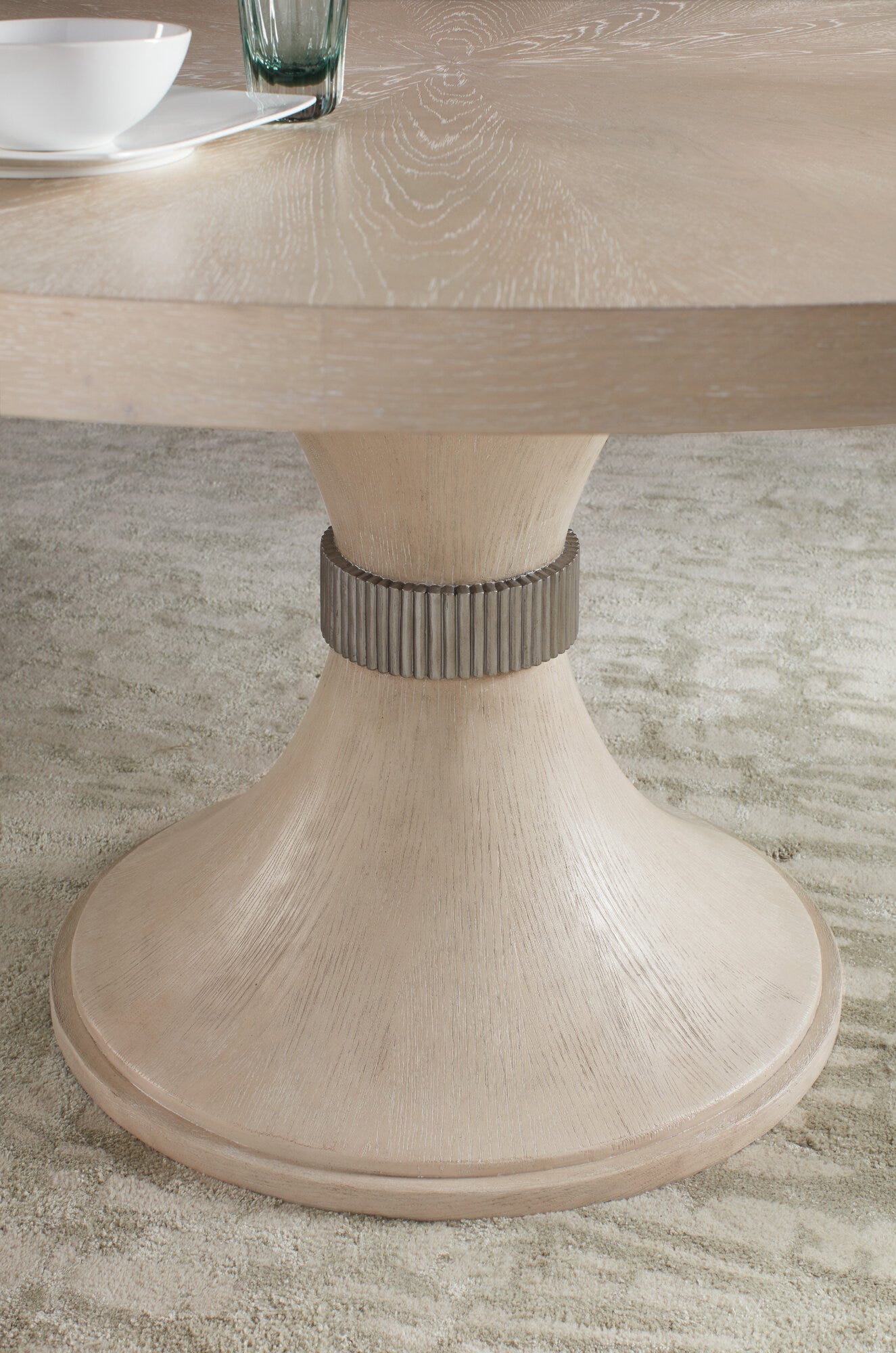 Nouveau Chic Round Pedestal Dining Table