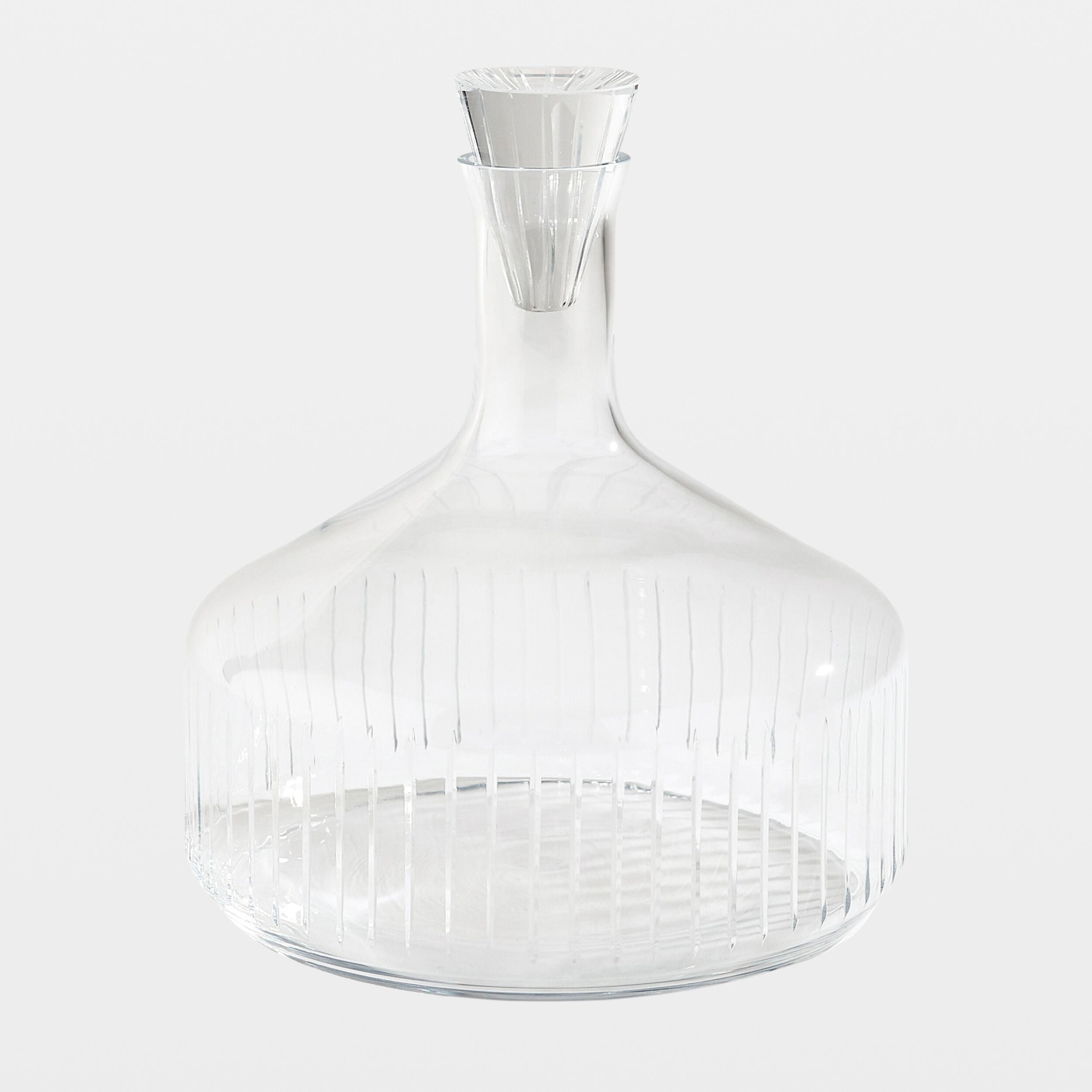 V Cut Decanter-Squat