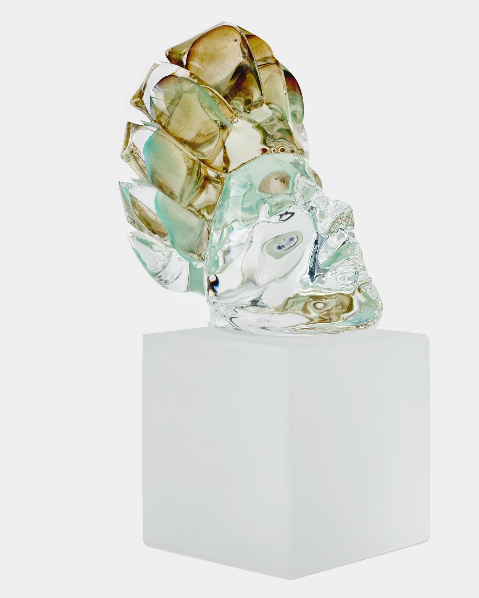 Royal Portrait-Scallop Crown-Pistachio/Amber
