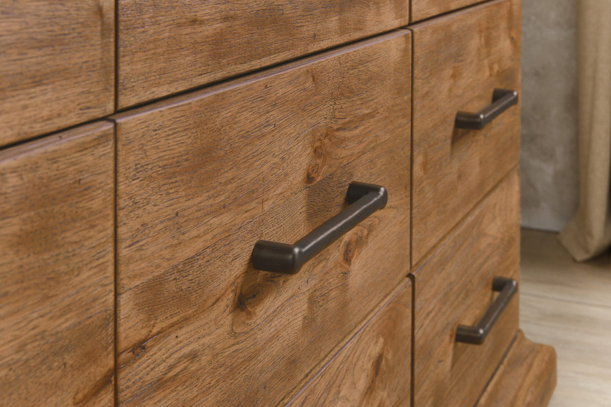 Big Sky Nine Drawer Dresser