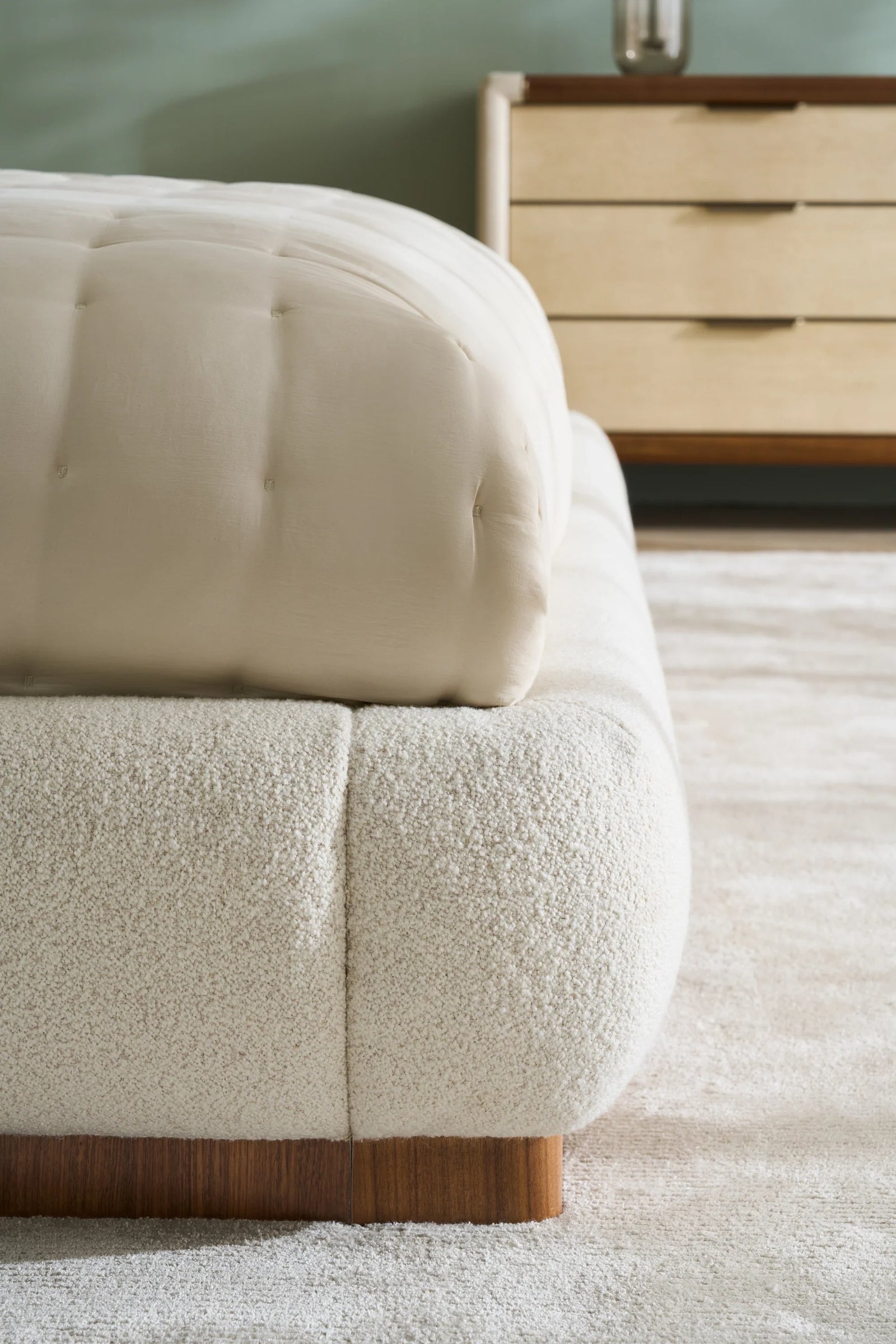 Botero Queen Bed