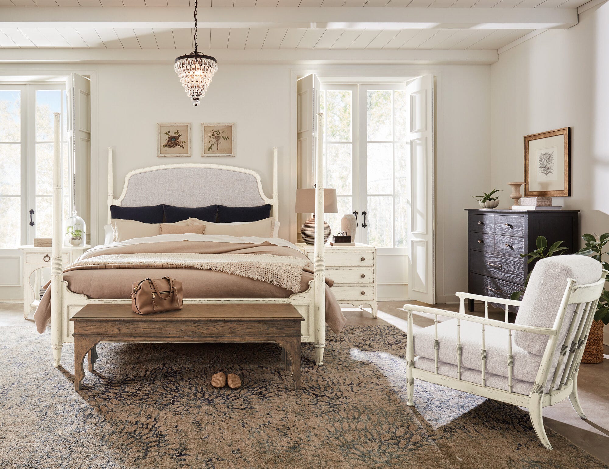Americana One-Drawer Oval Nightstand