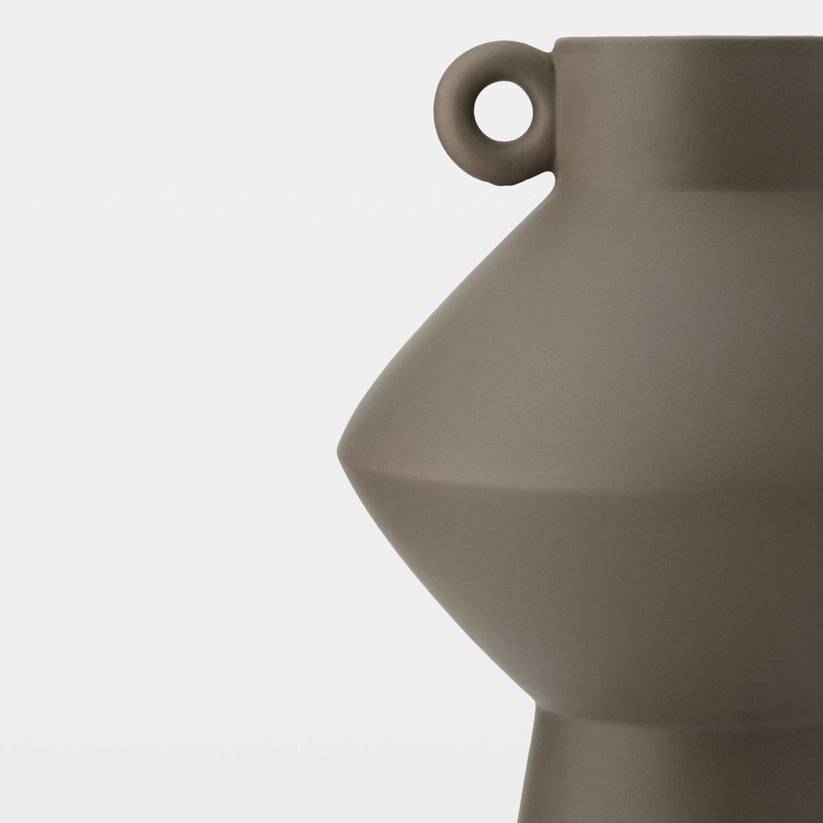 Ruffle Vase-Rings-Clay