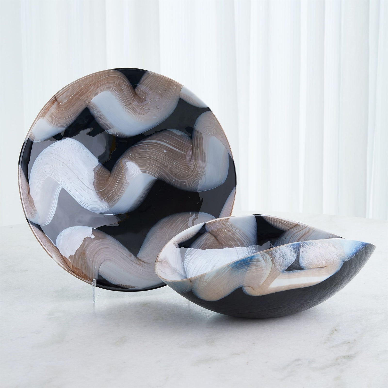 Swoon Charger-Black/Beige