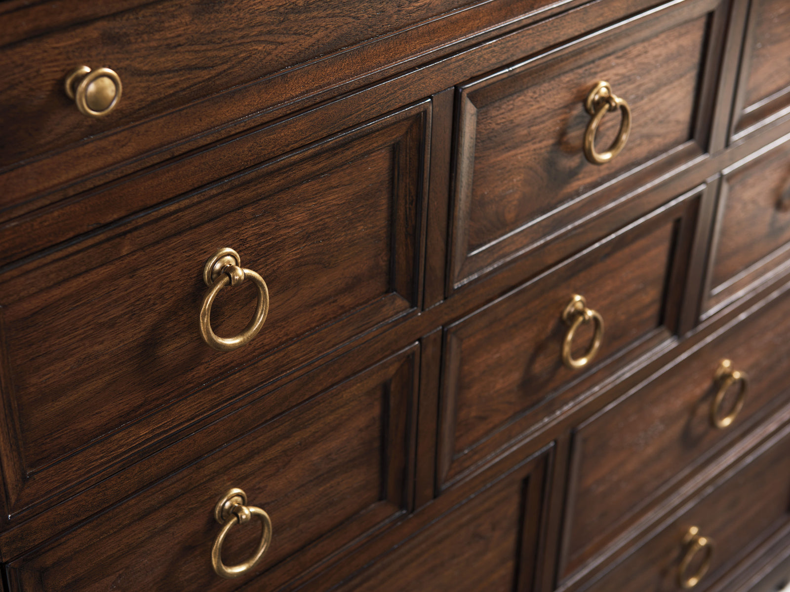 Crosby Gentlemans Chest