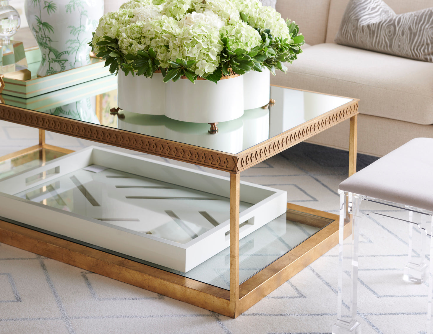 Madison Bench (Sm) in 17.5 / Acrylic - Chelsea House