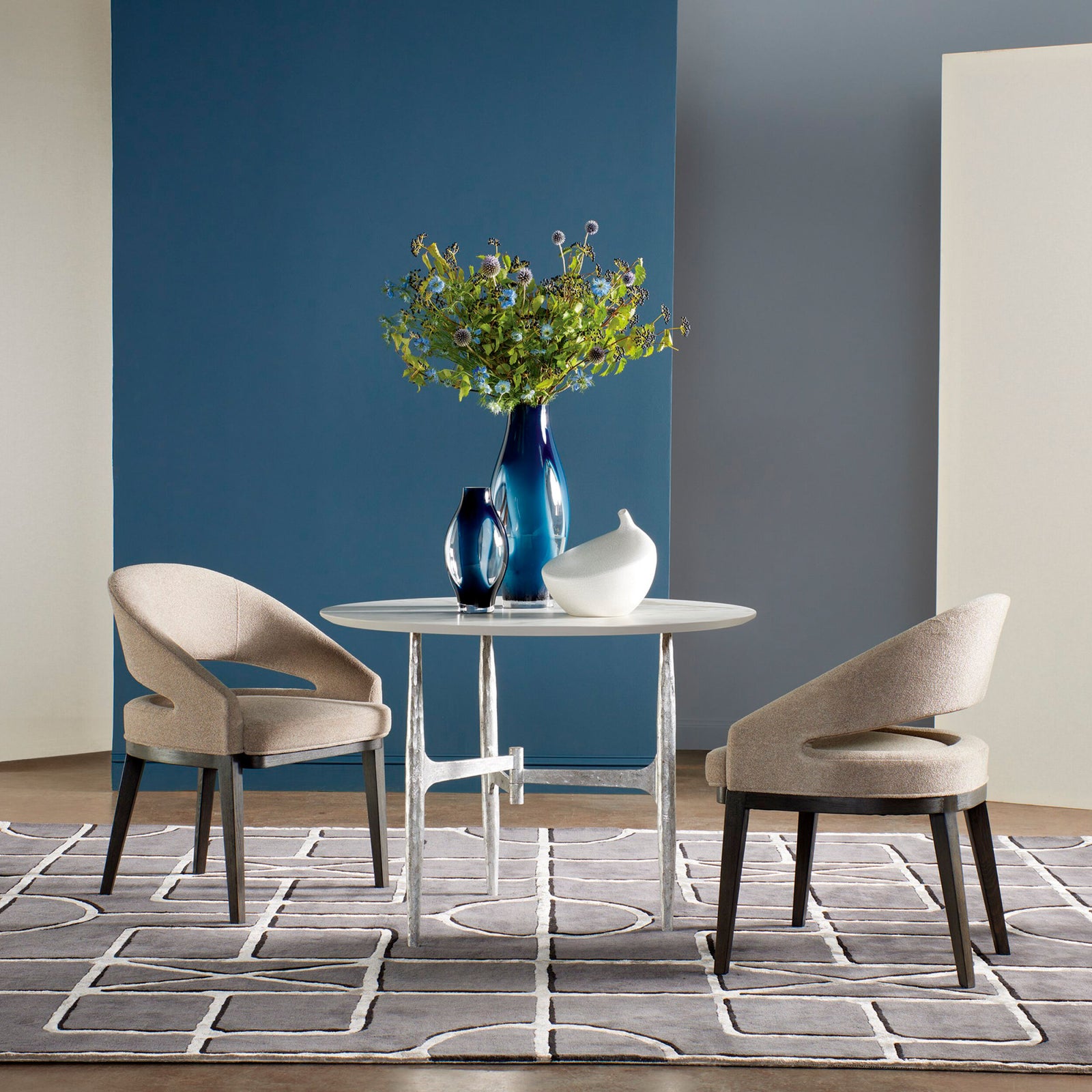 Radius Round Table-Silver w/Golden White Top