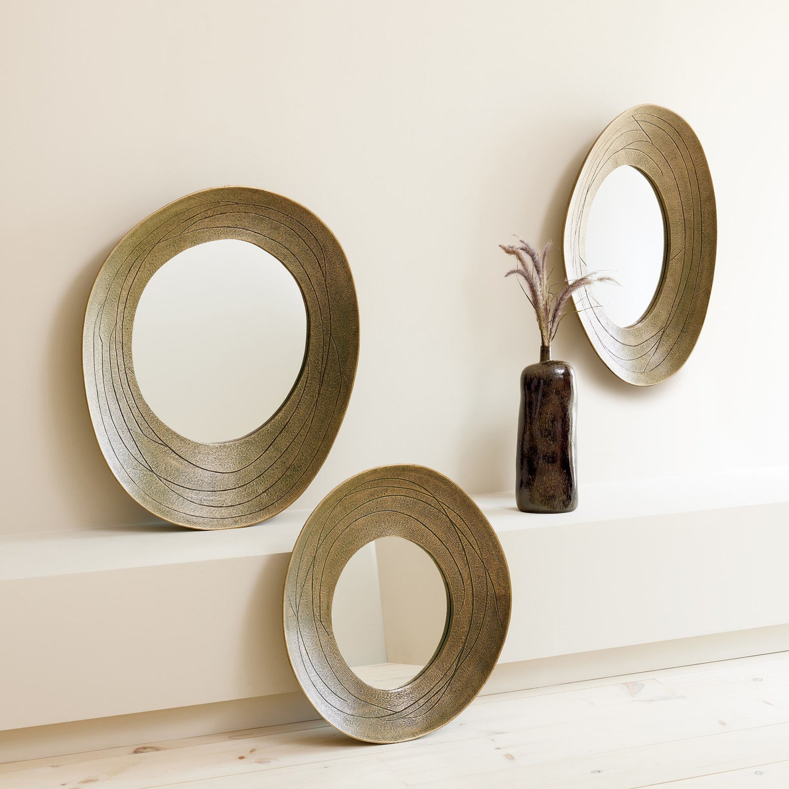 Saturn Mirror-Antique Gold-Med