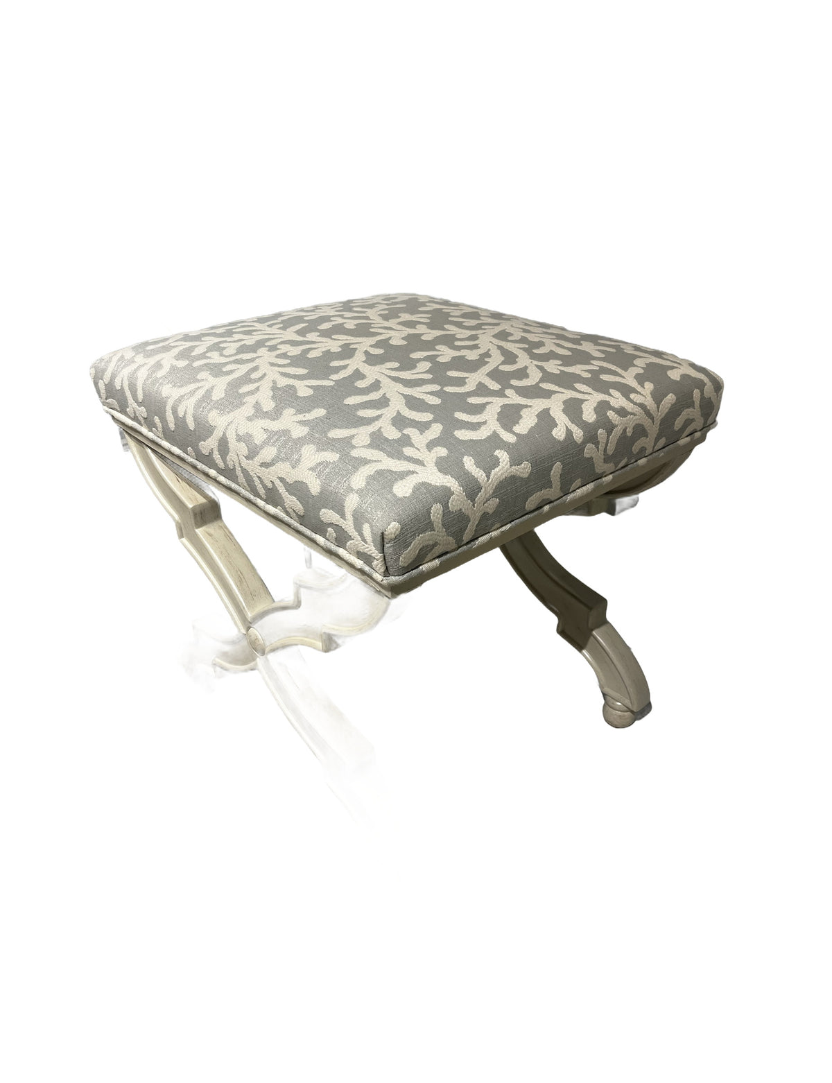 Antonia Ottoman in Mikayla Mineral