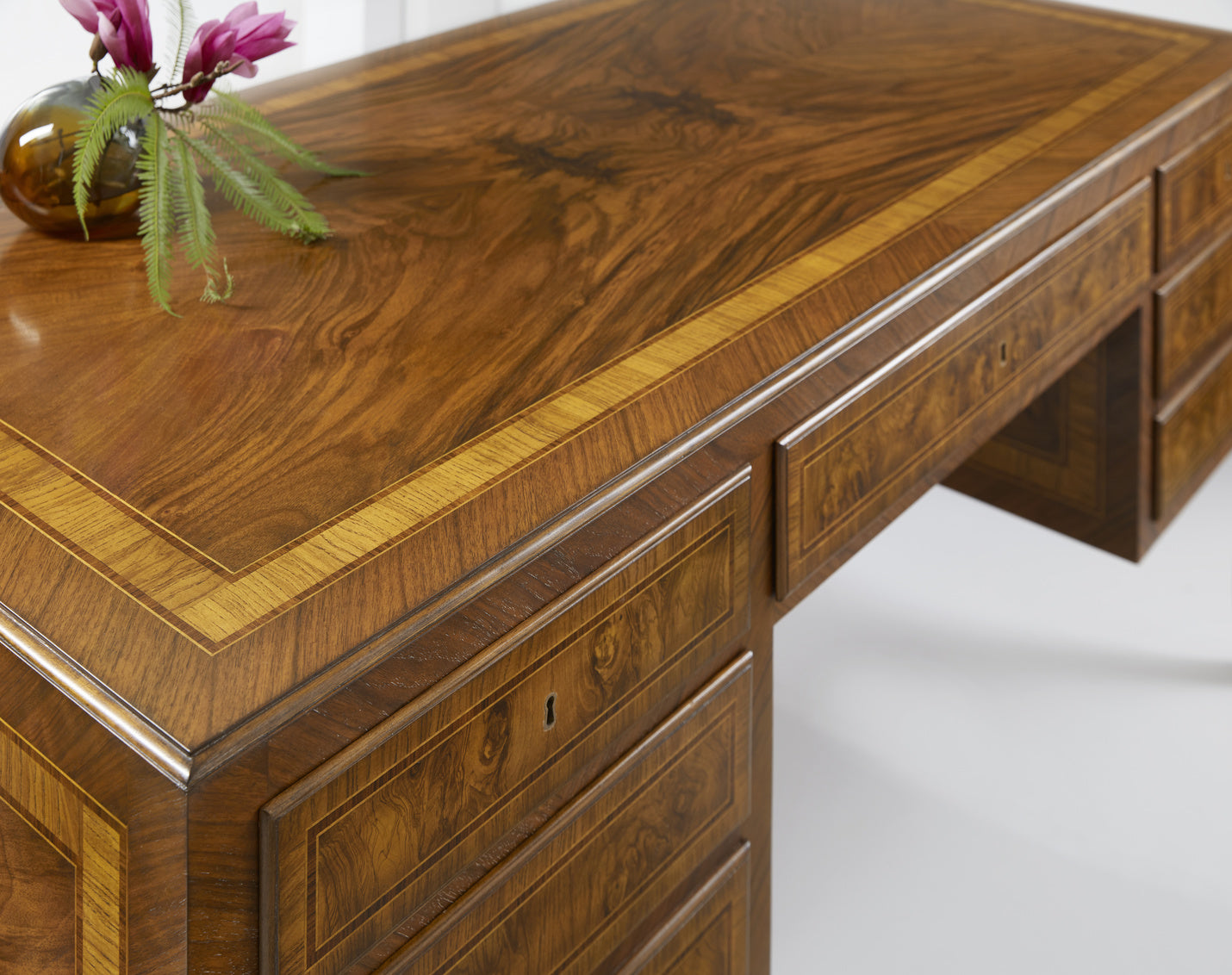 Modern History Bezier Desk MH1062F01