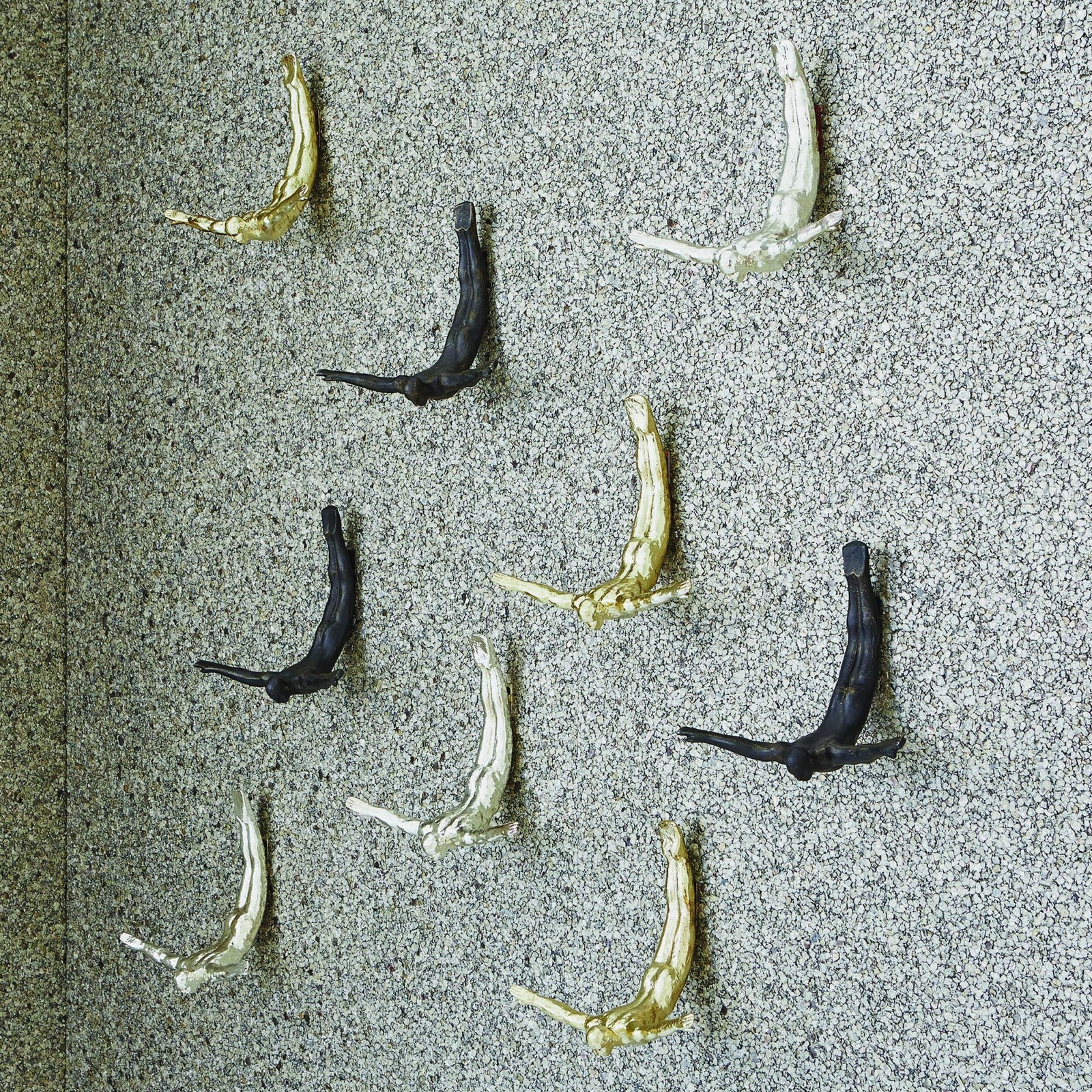 Wall Diver-Bronze