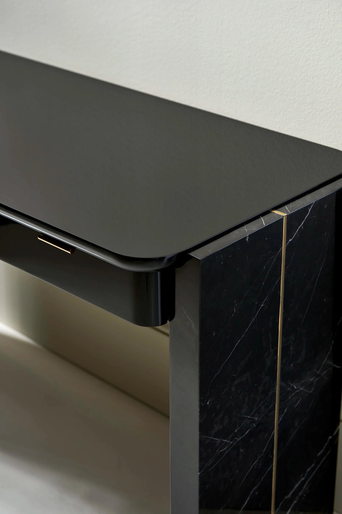Overlap Vanity Dark