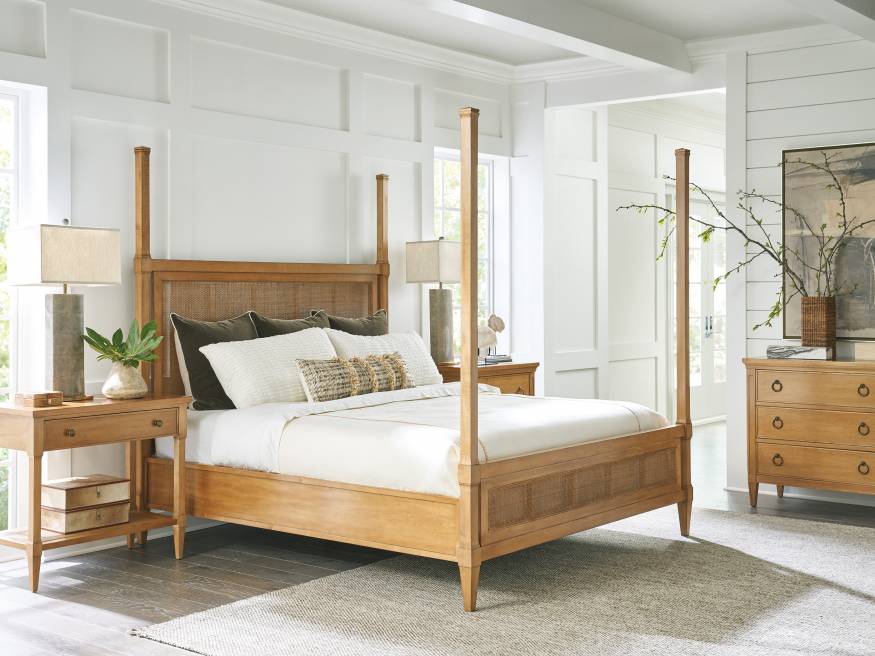 Strand Poster Bed
