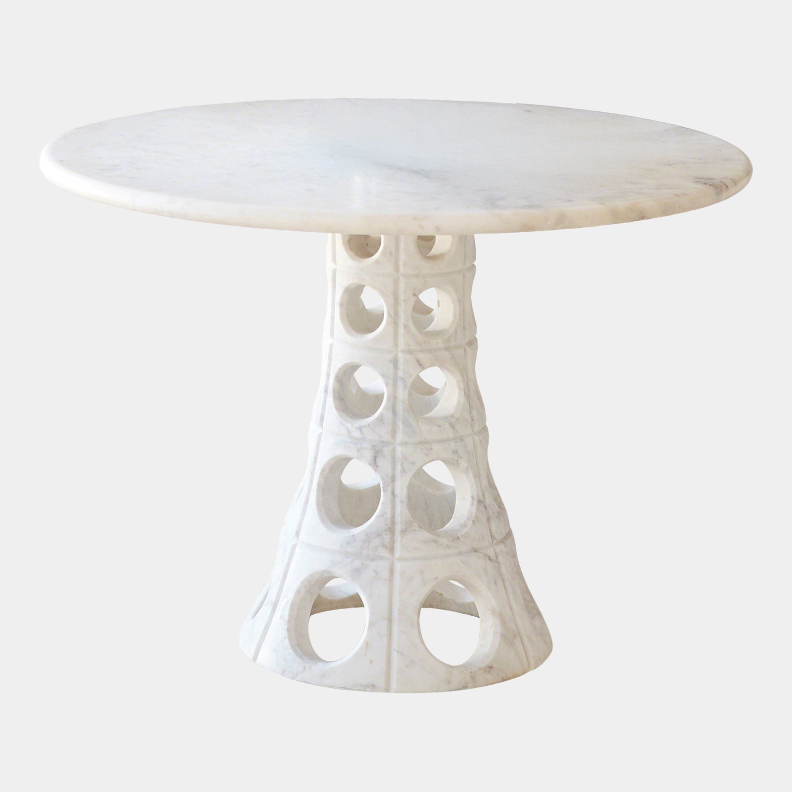 Taper Circle Dining Table