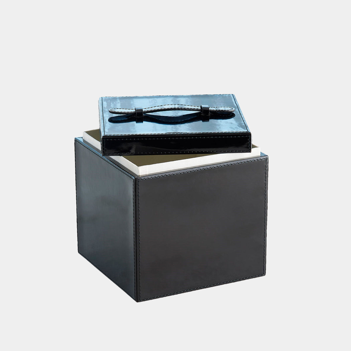 Noir Box-Square