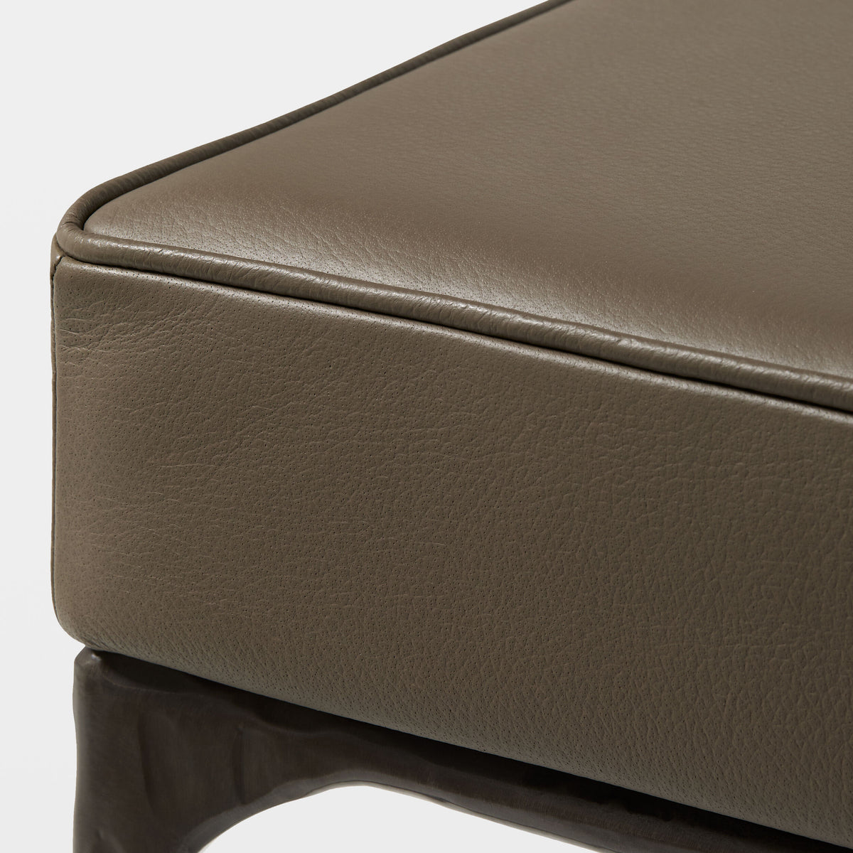 Hunter Bench-Bronze