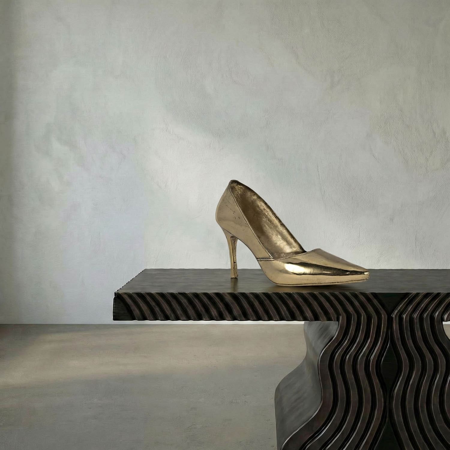 Heel, Brass