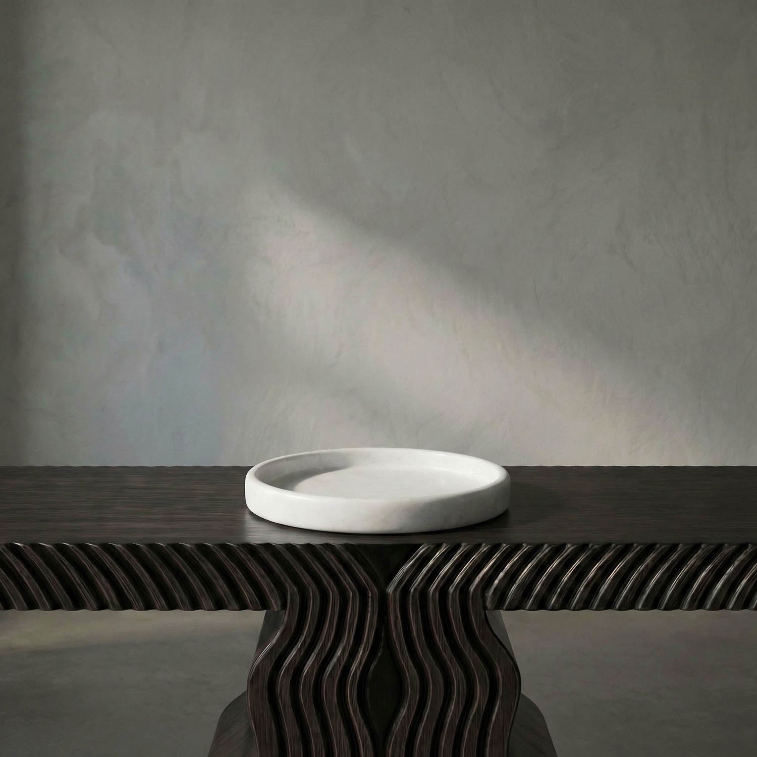 16″ Round Tray by Noir