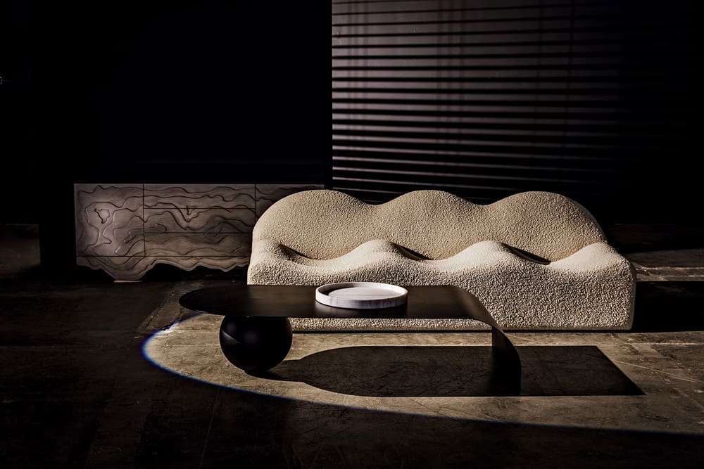 20″ Round Tray in Bianco Crown Marble — Noir Furniture