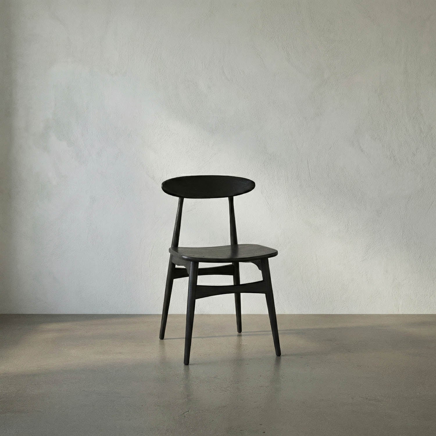 Surf Chair, Charcoal Black by Noir