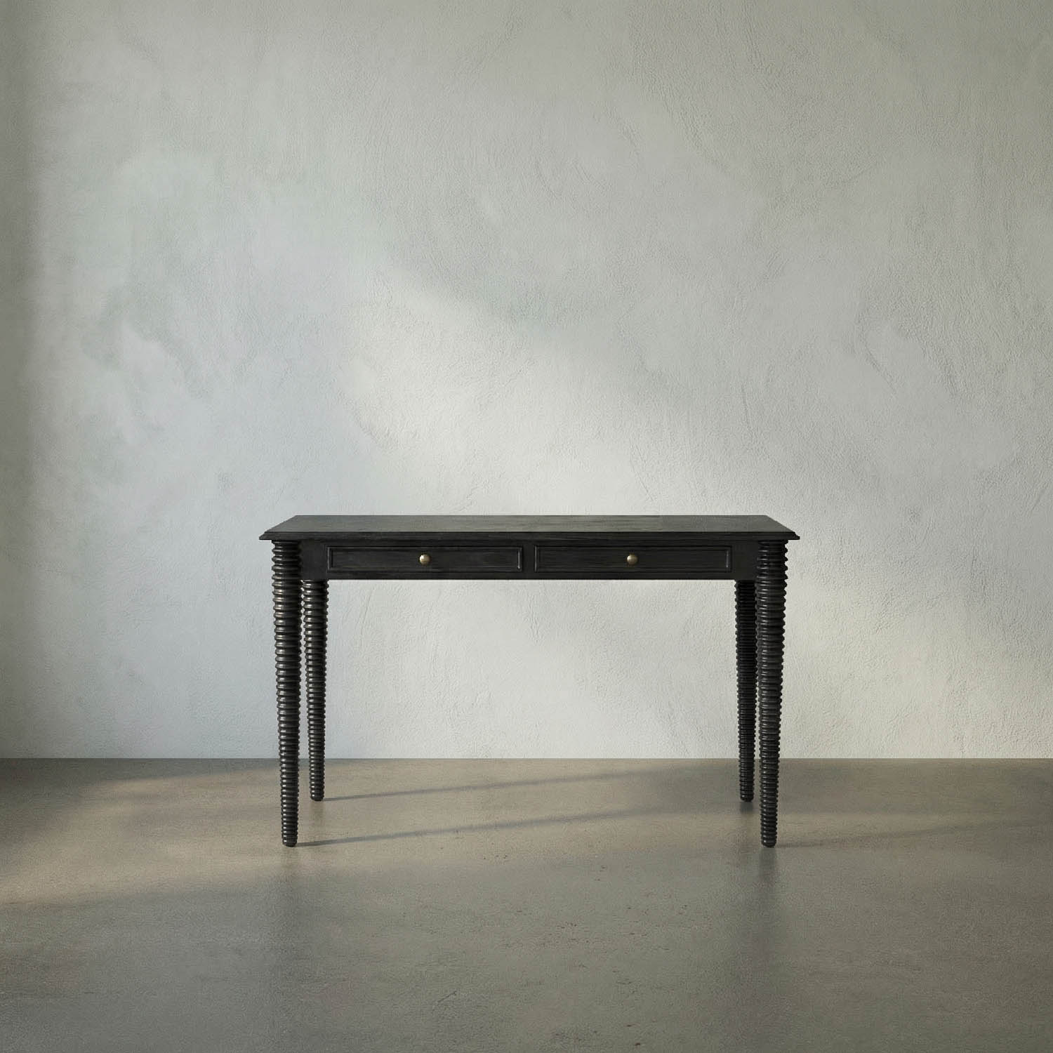 Leonardo Desk