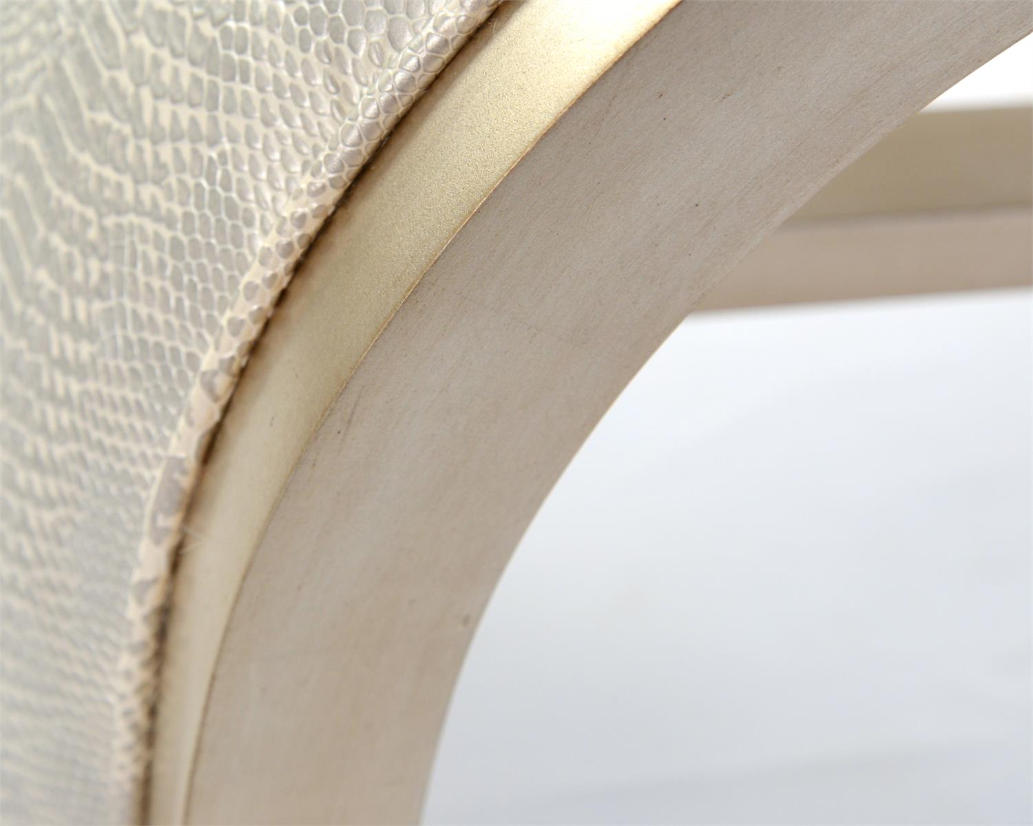 Aintree Curved Bench