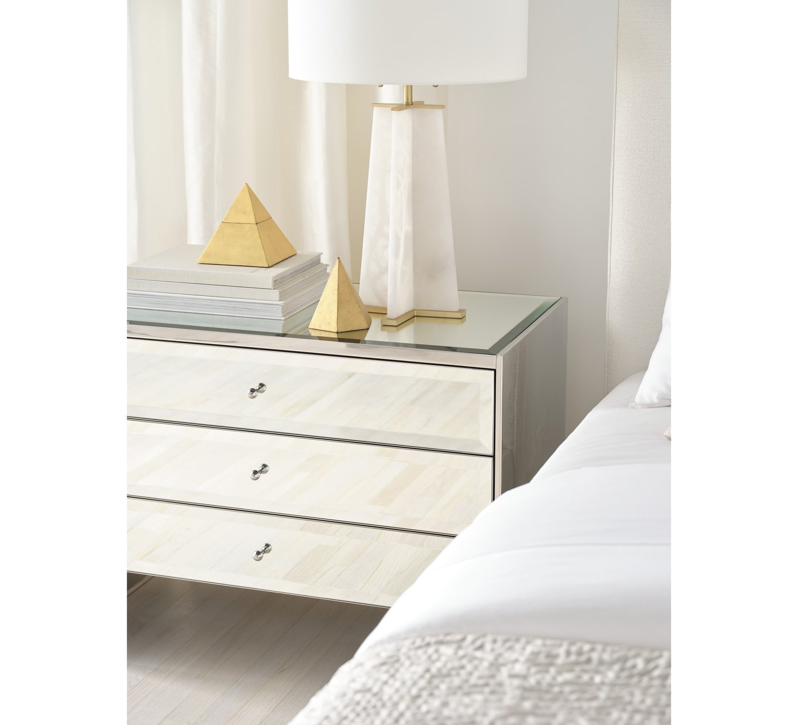 Mode Nightstand