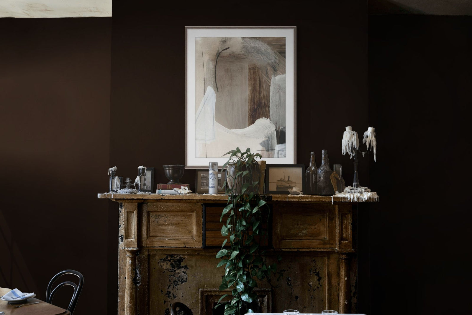 Grandeur 1 in a room