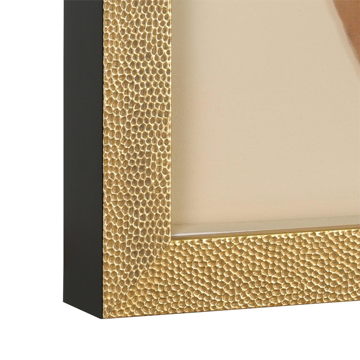 Tania Bello's Onyx