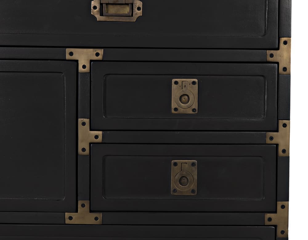 Charles Chest, Pale