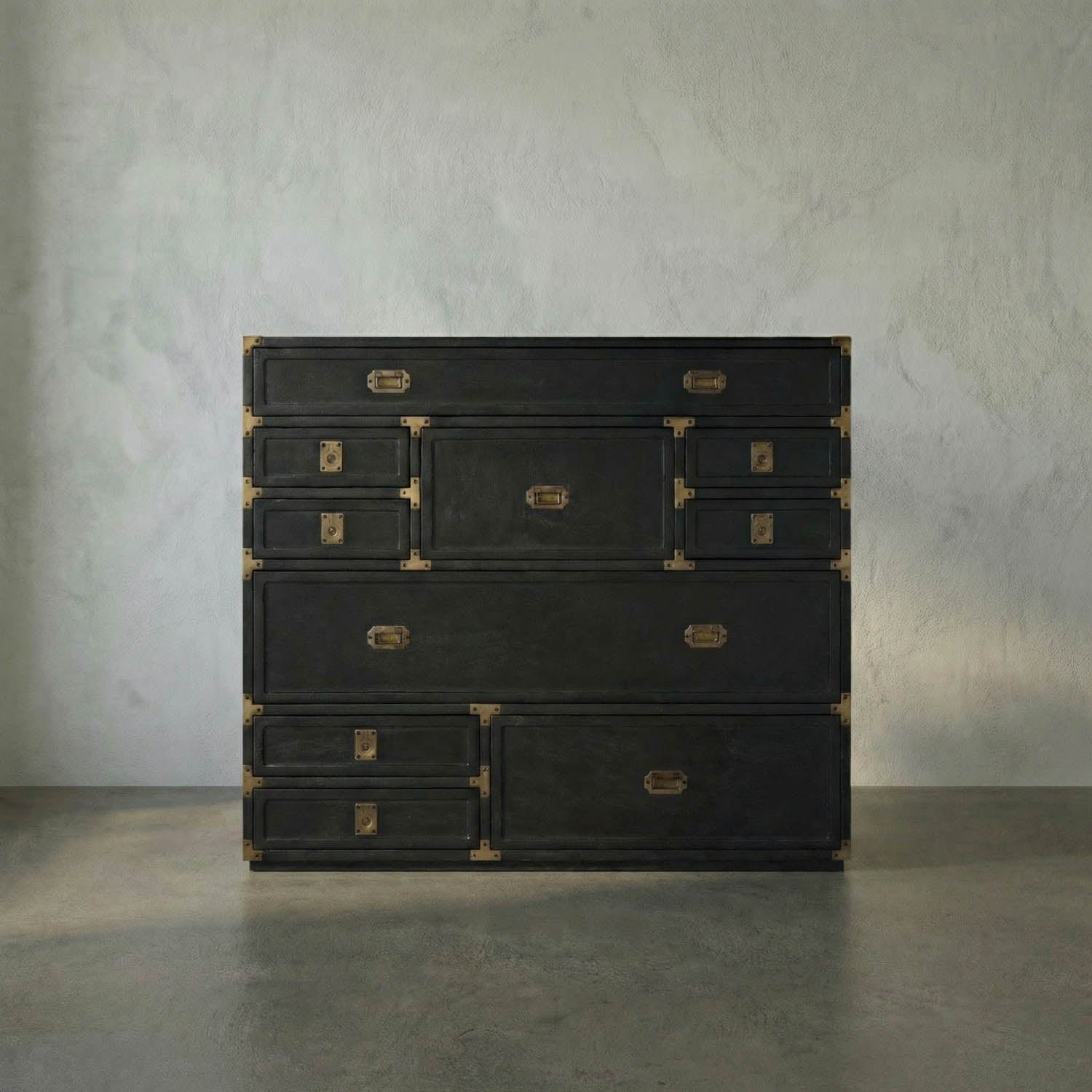Charles Chest, Pale by Noir