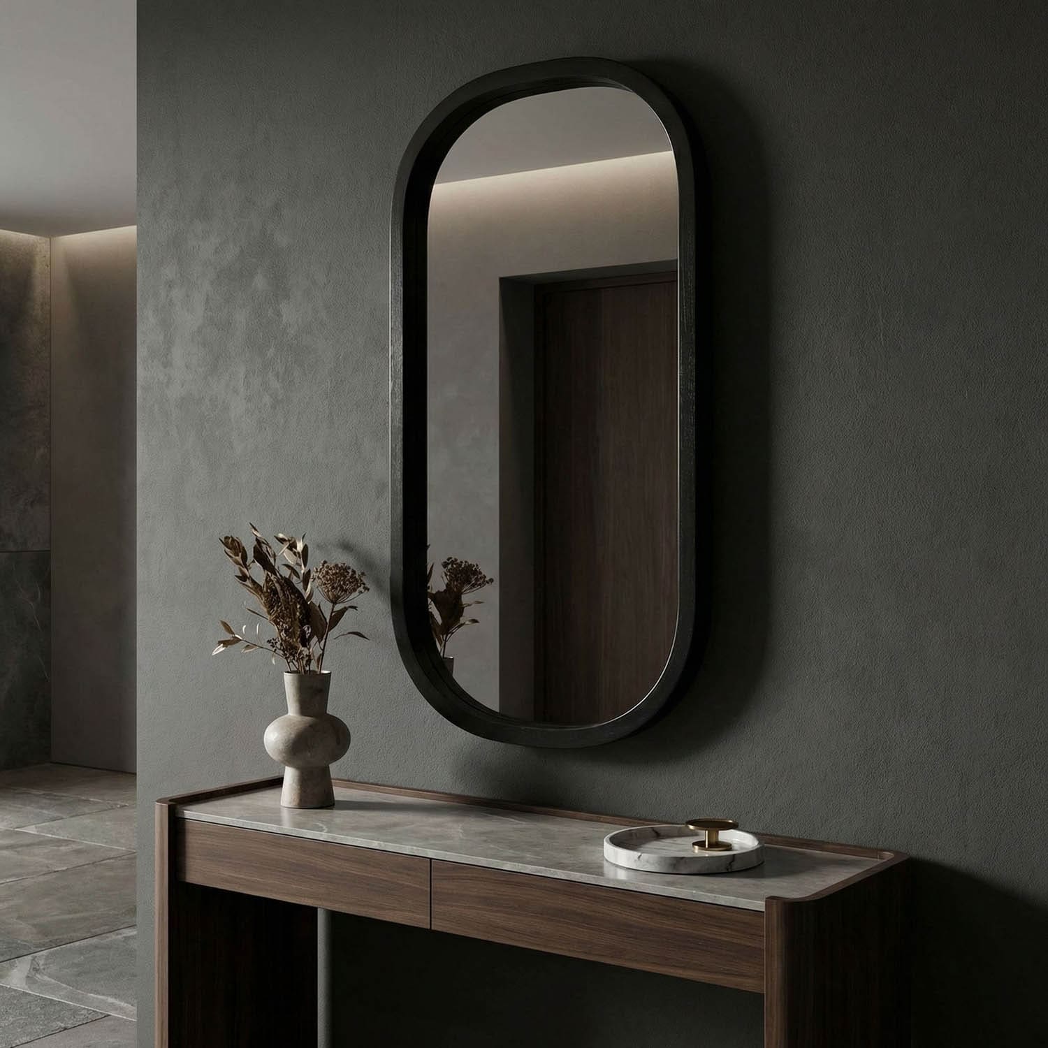 Gorky Mirror, Pale