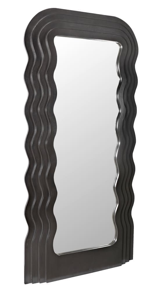 Atticus Mirror, Pale
