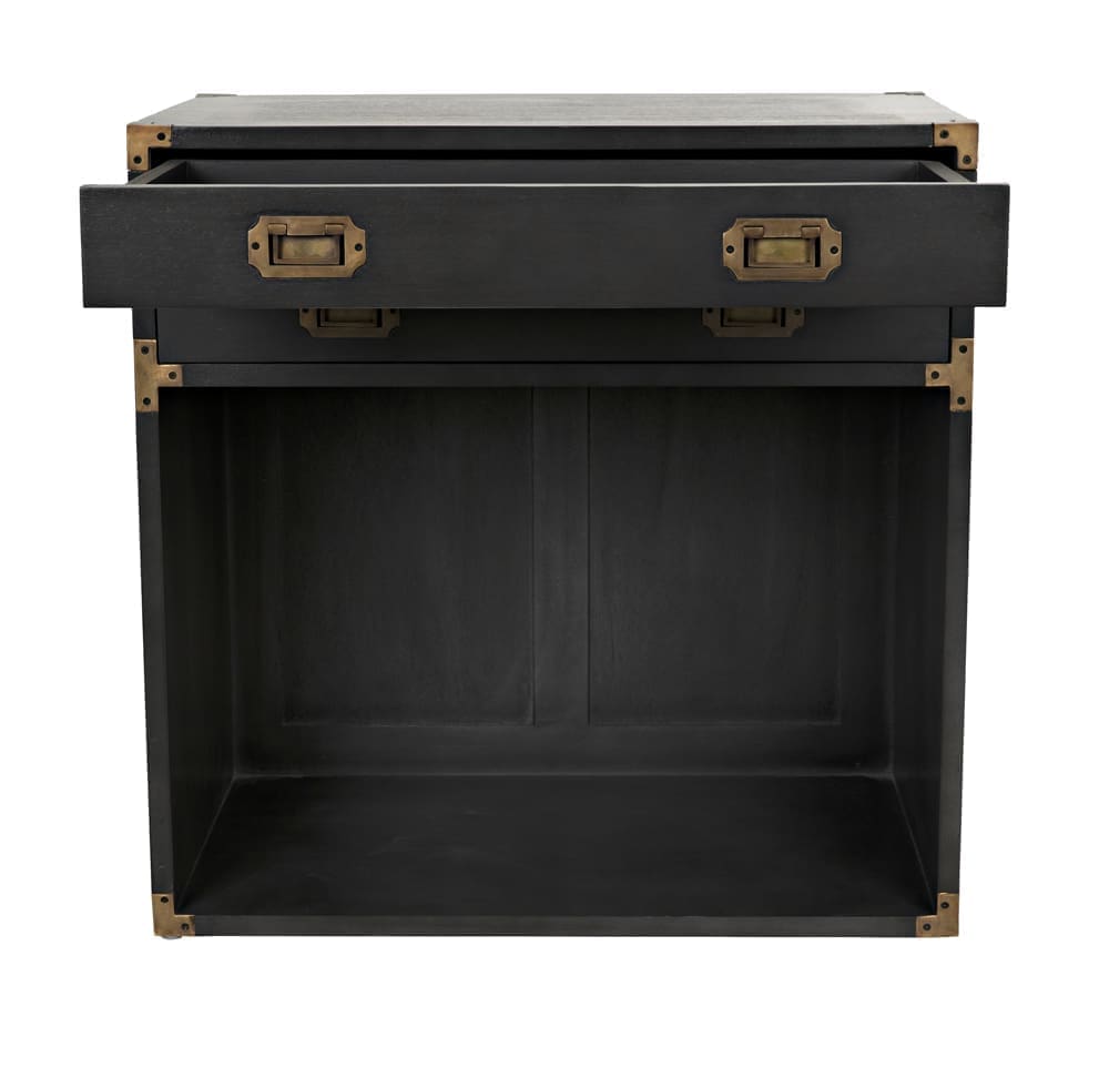 Campaign Chest, Pale