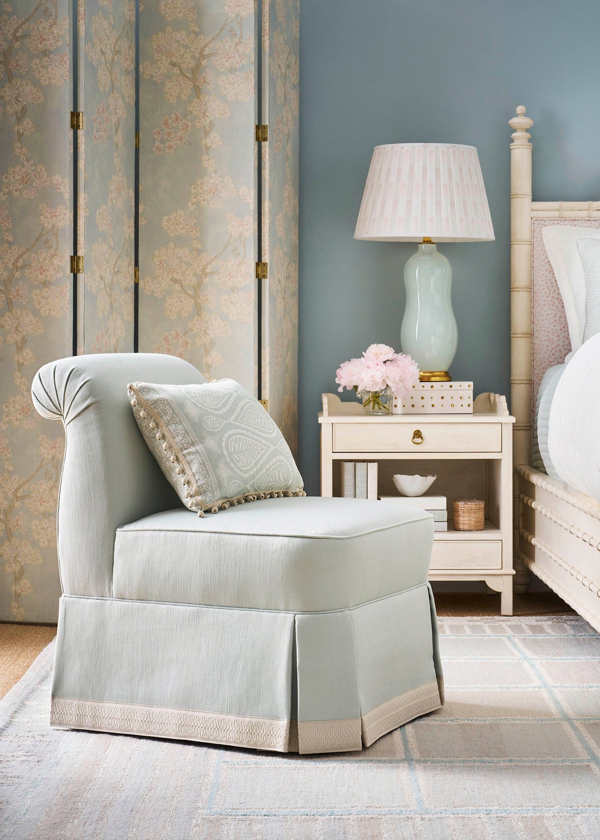 Alisa Armless Chair