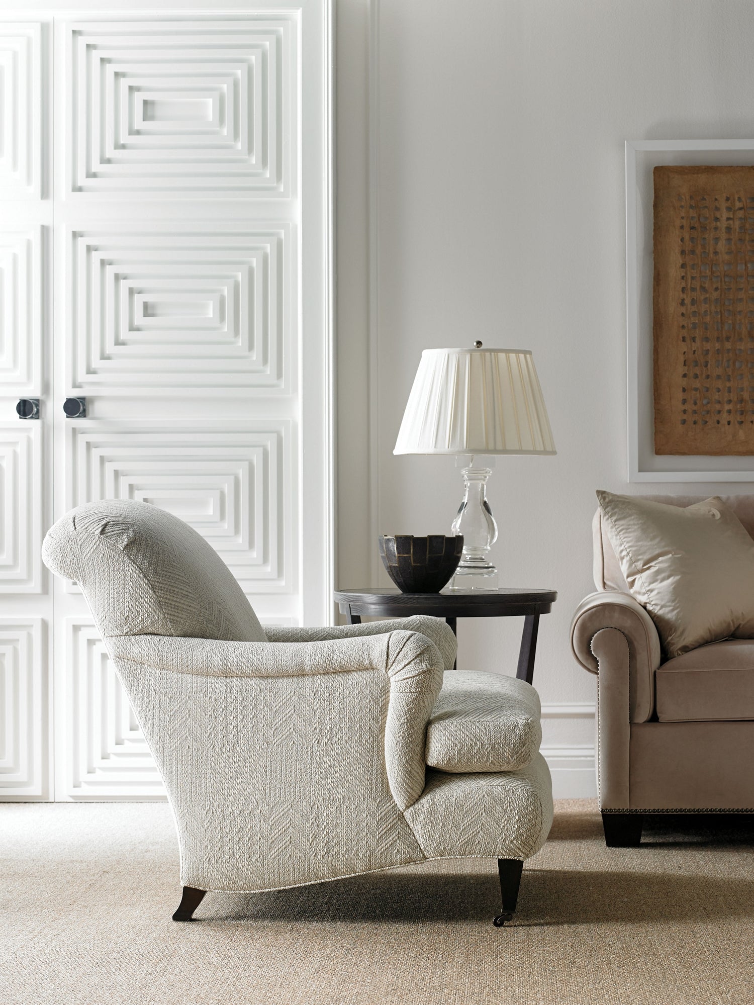 RYE ROUND SIDE TABLE-MAHOGANY in Mahogany Veneers, Mahogany Solids - Hickory Chair