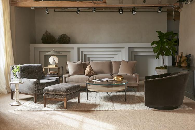 Lady Swivel Chair