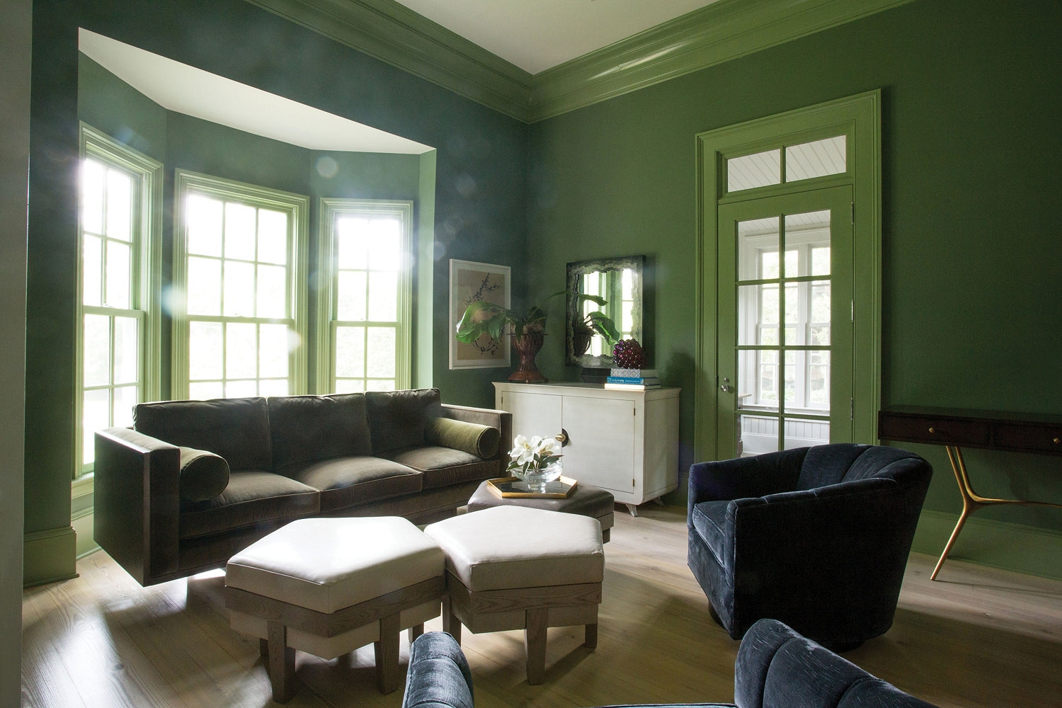 FRANKIE WOOD ACCENT SOFA in Maple Solids - Hickory Chair