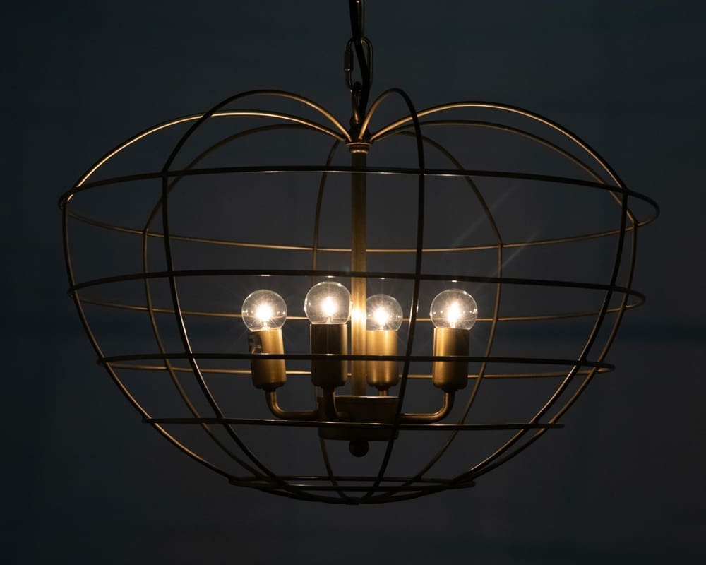 Mo Pendant, Metal with Brass Finish