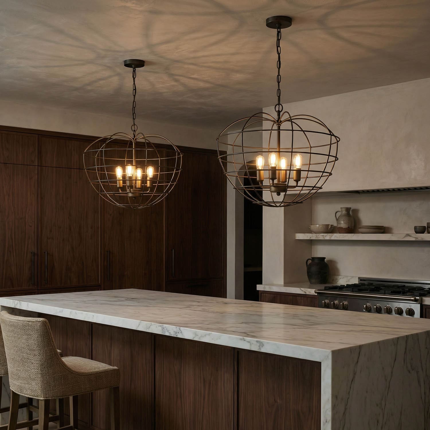 Mo Pendant, Metal with Brass Finish