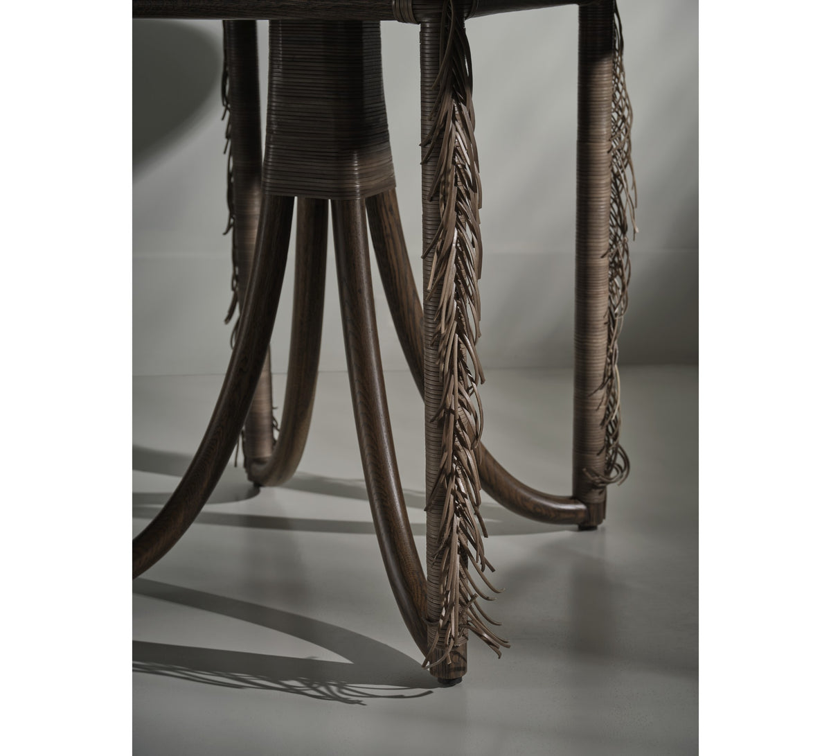 Taru Dining Table