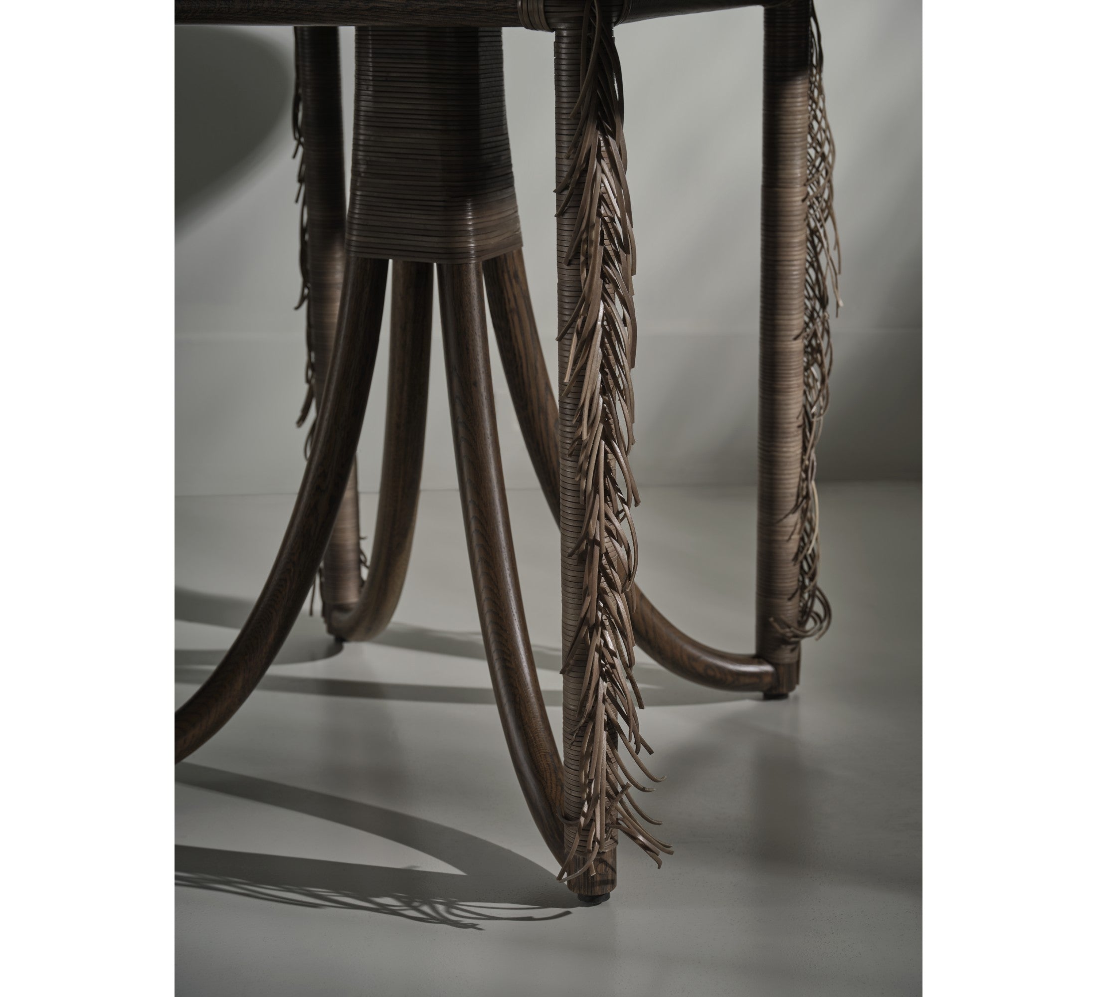Taru Dining Table