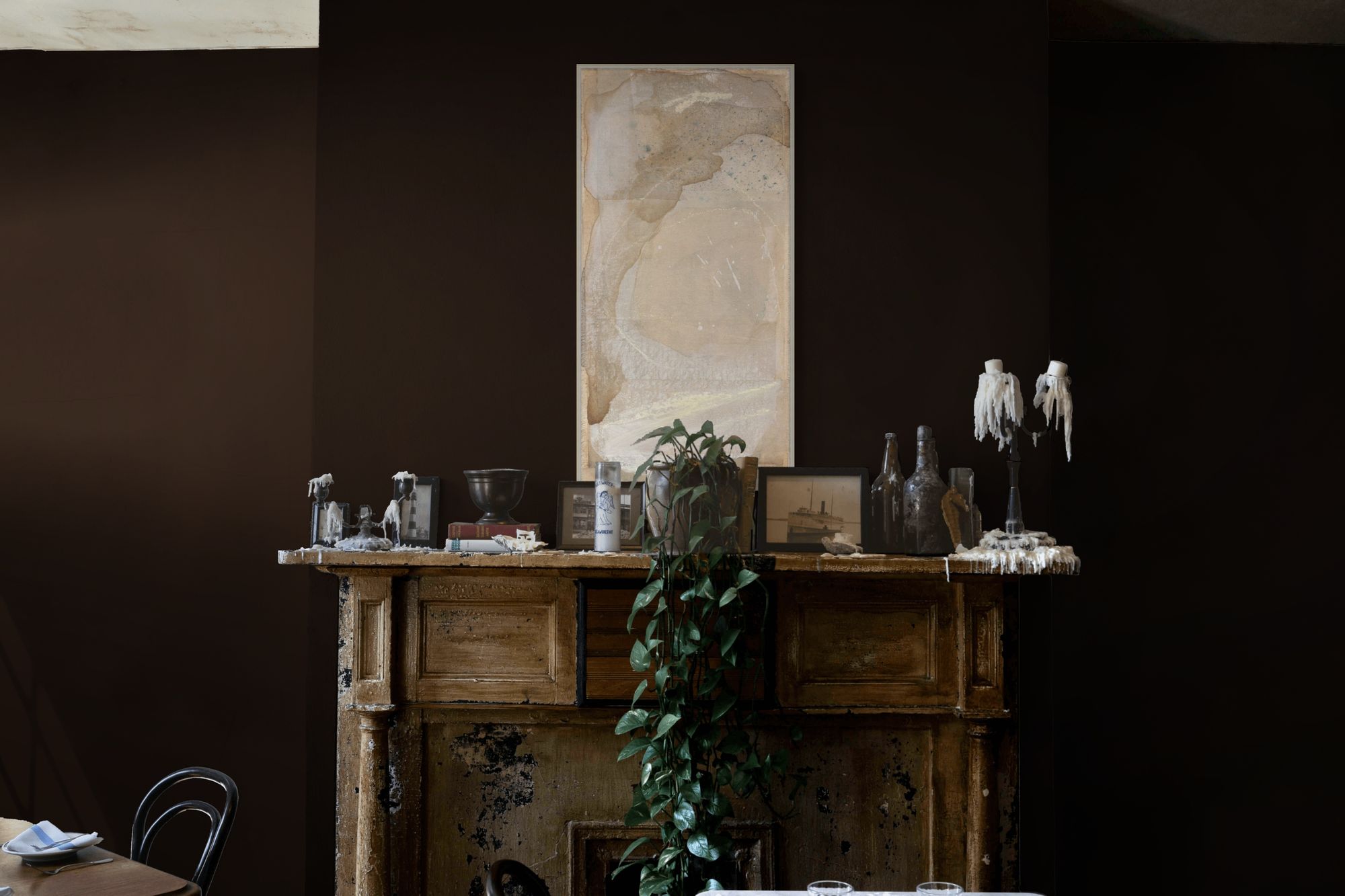 Waves of Umber 1 in a room